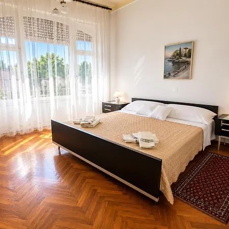 Retro 78m2 Apartment Opatija